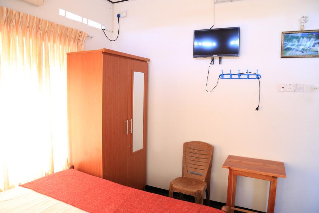 Yaarl Holiday Inn ジャフナ エクステリア 写真