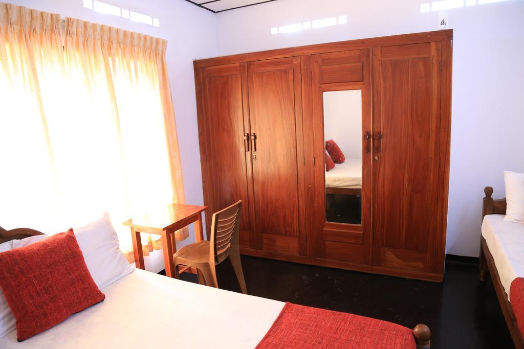 Yaarl Holiday Inn ジャフナ エクステリア 写真